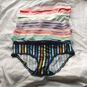 5 pairs of assorted styles Victoria Secret panties size medium nwt